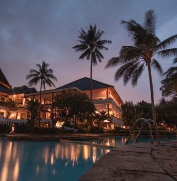 Sørg for at få et godt hotel, når du rejser Fedt hotel med palmer