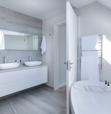 Skab et badeværelse der passer til dine behov hvidt badeværelse