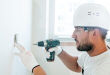 Hvorfor elektriker-priser varierer med 300% mellem naboer – og hvad det fortæller om dit område lokal elektriker